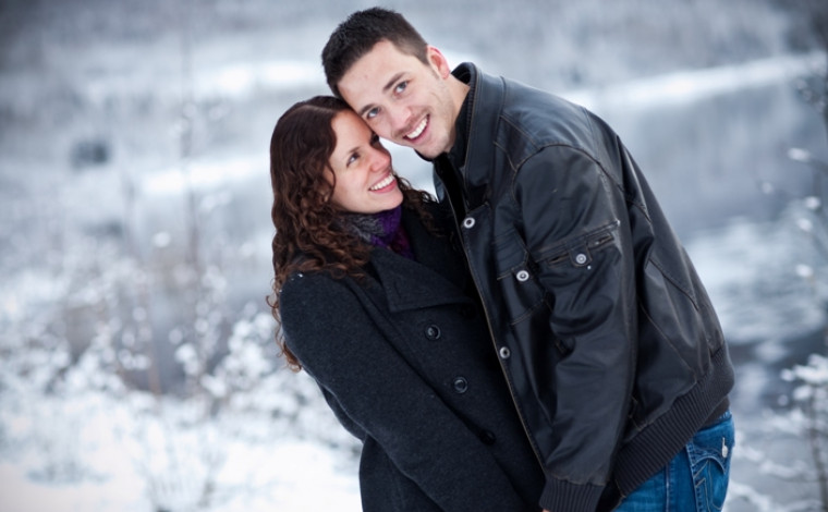 Winter engagement photo, Alaska