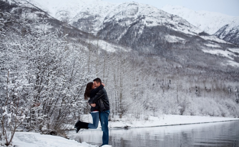 Winter engagement photo, Alaska